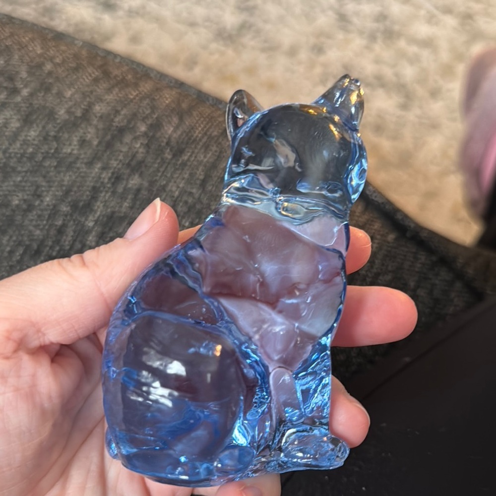 Blue Glass Cat Figurine - Picture 3 of 9